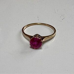Vintage Estate 14k Gold Ruby Solitaire Ring - Size 8